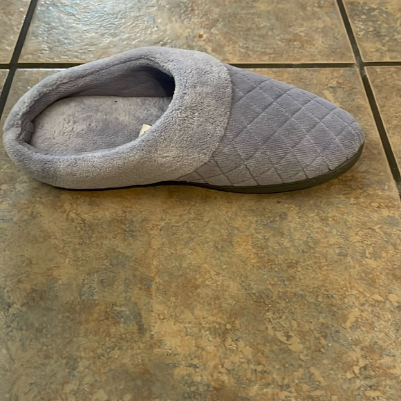 New Without Tags~Woman’s Lavender Isotoner Size 9.5~10 Fits More For 8.5~9.0 - Picture 4 of 10